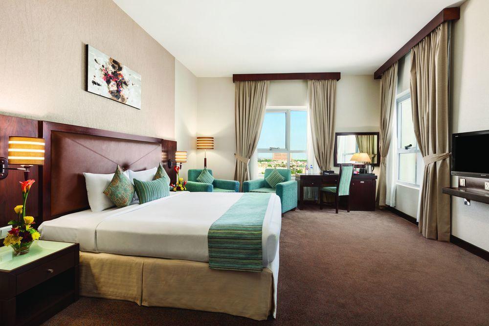 Готель Ramada By Wyndham Dubai Deira Екстер'єр фото